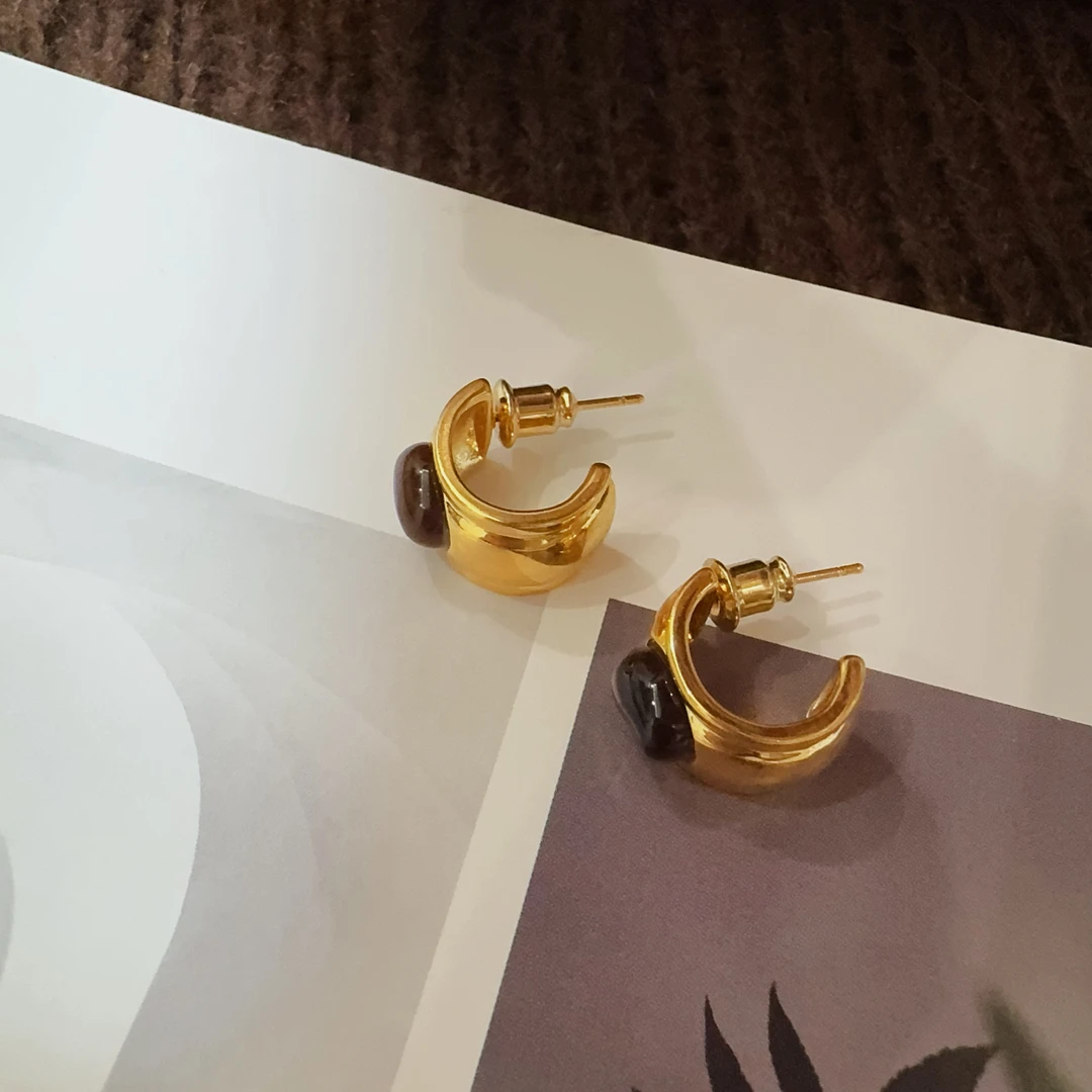 铜合金亚克力耳饰 美拉德棕色秋冬新款圆形耳环精致金色欧美时尚