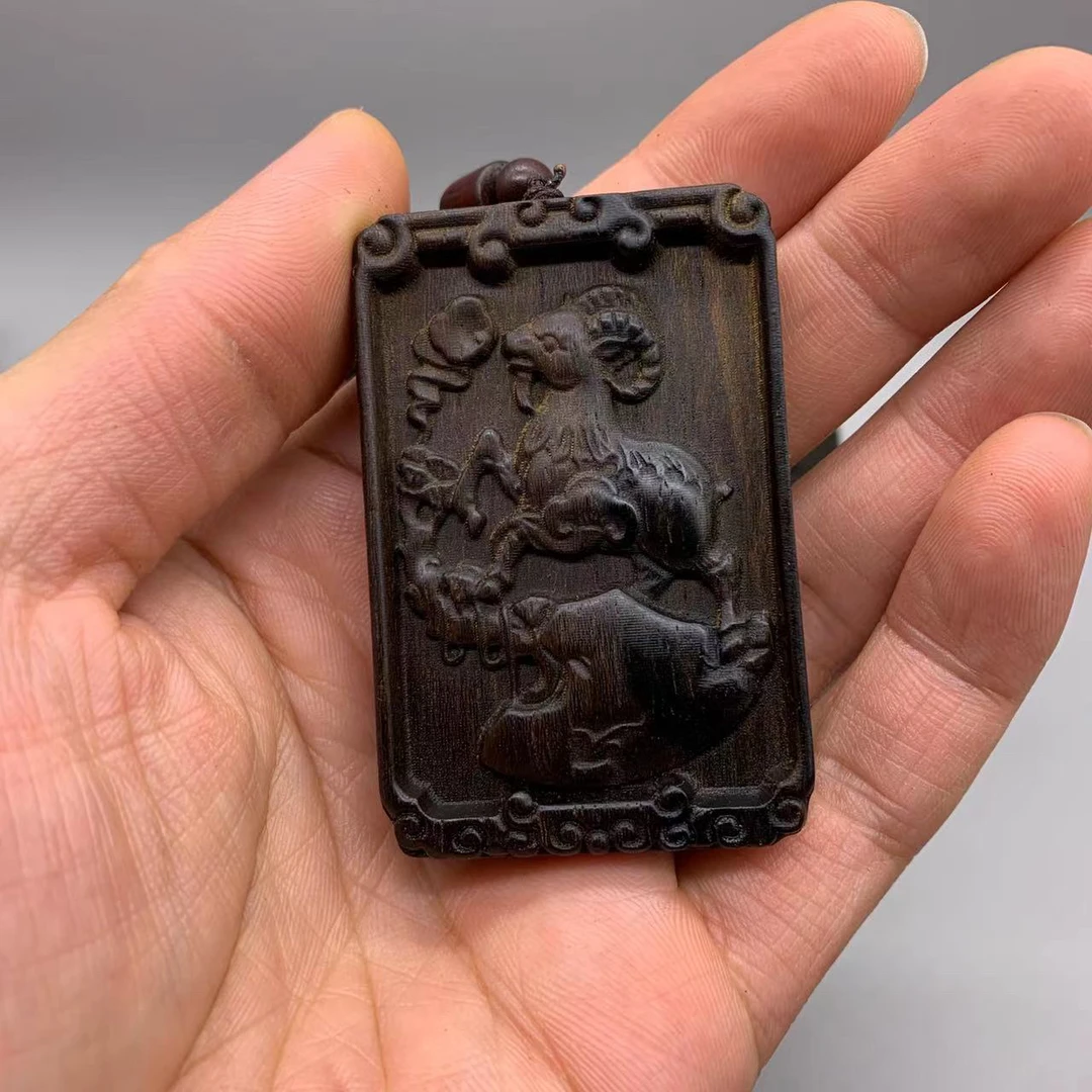 越南芽庄生肖守护牌 双面雕刻木雕木艺 尺寸461