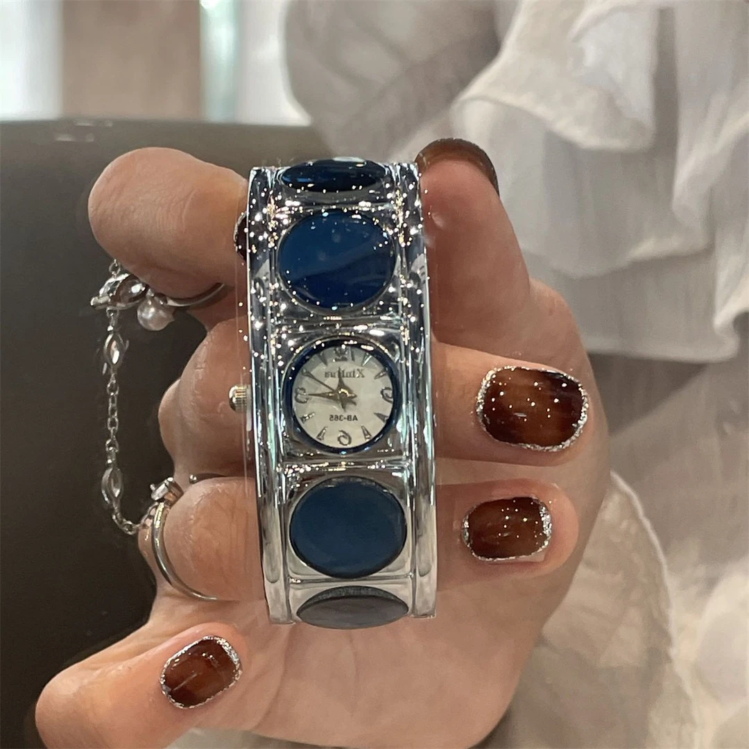 手镯式手表女小众艺术女式女表高颜值品牌女士2025新款女生女款表