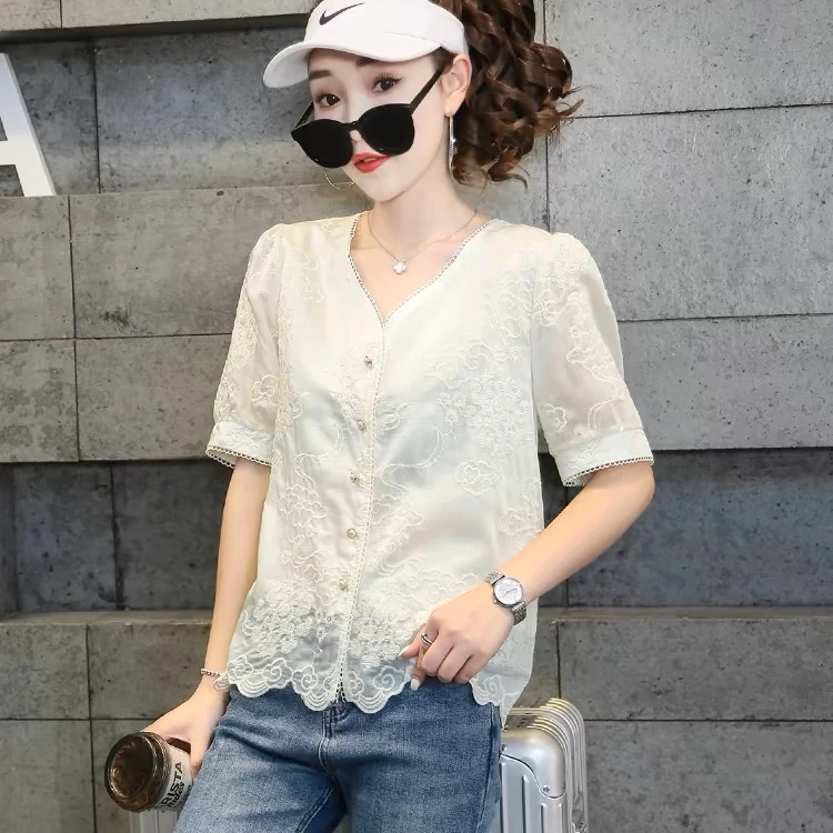 新中式国风短袖衬衫女夏季新款V领气质刺绣上衣百搭时尚洋气显瘦