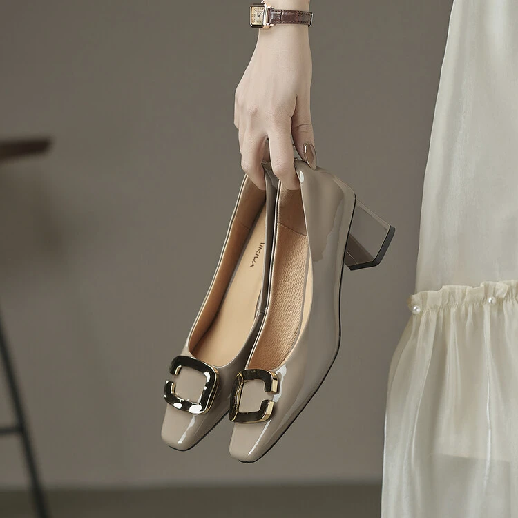 漆皮真皮粗跟金属单鞋女2024春秋季新款方头气质中跟通勤女鞋