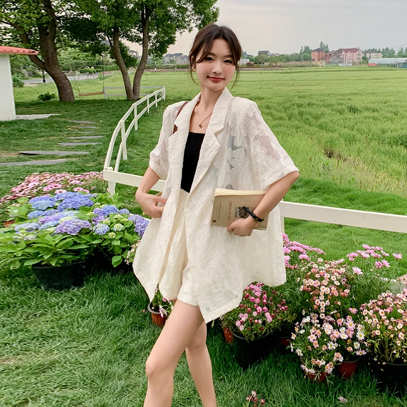 短袖西装套装女夏季薄款2025年新款通勤气质高级感休闲短裤两件套