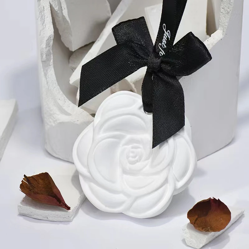 山茶花香薰挂件衣柜石膏熏香山茶花持久留香好闻车载挂件3片