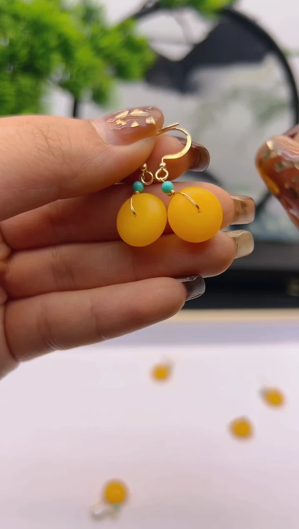 【闪购商品】蜜蜡耳饰14K金镶嵌E06