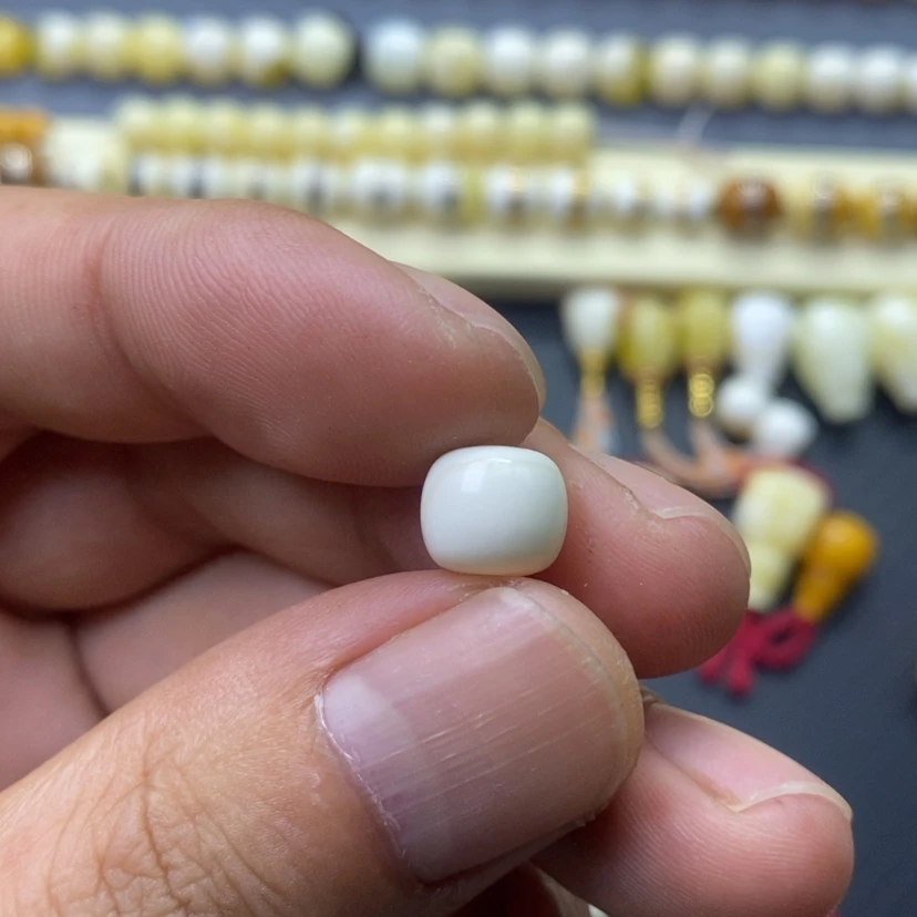 【闪购商品】琥珀裸石未镶嵌A***?