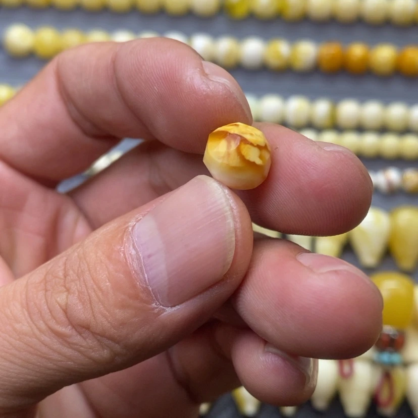 【闪购商品】琥珀裸石未镶嵌吳***金