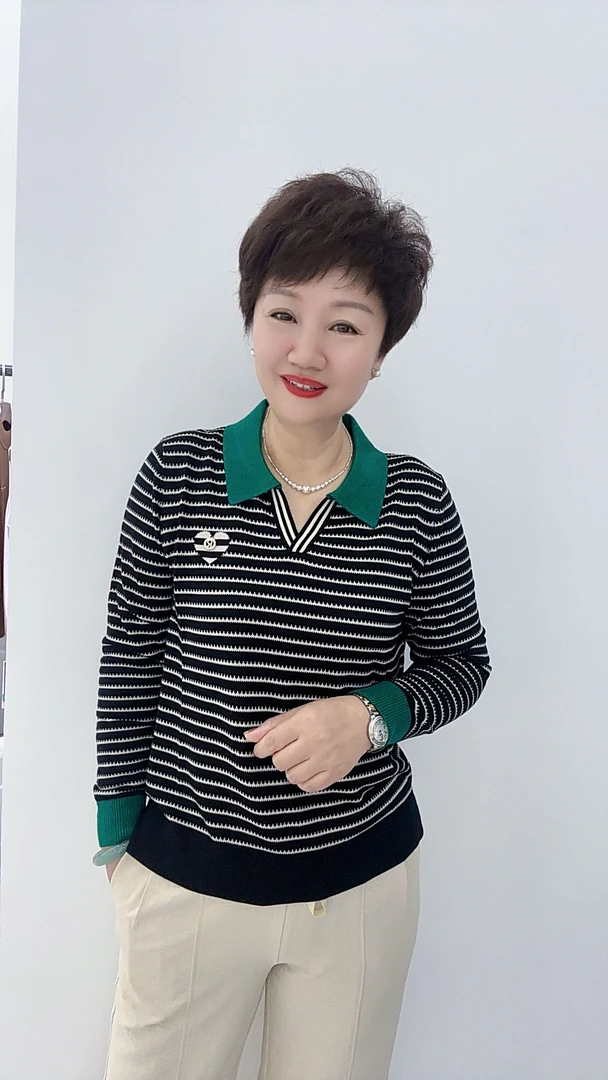 【于姐】201033女士剪刀领天丝小衫