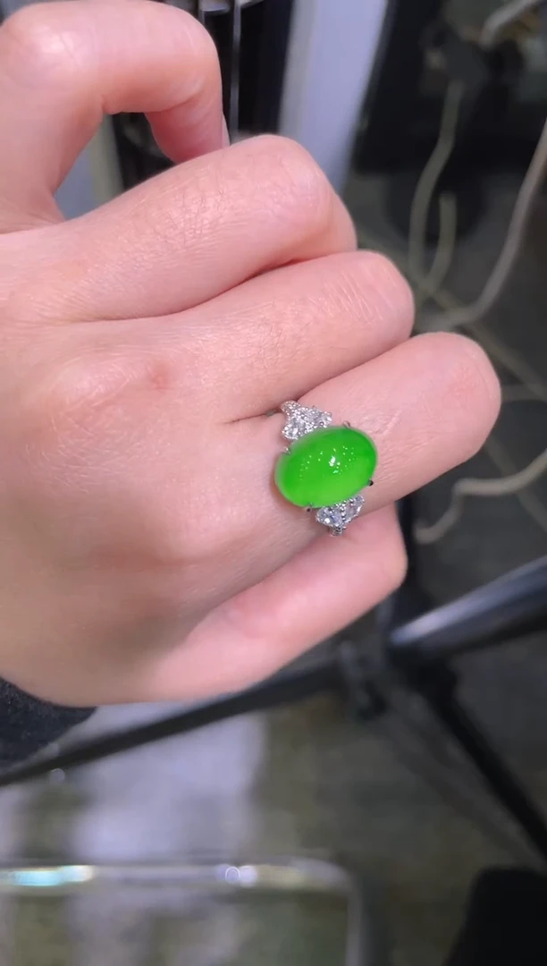 【闪购商品】翡翠吊坠(不含链)18K金镶嵌A33