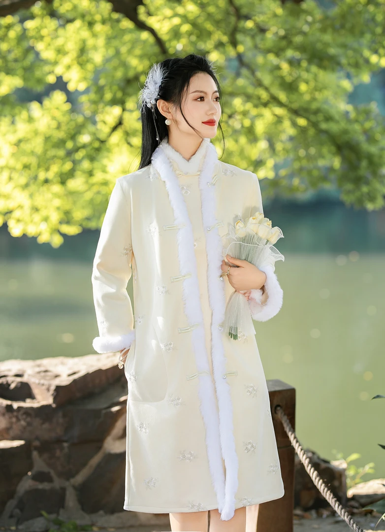 09-3075唐雨新年冬季加绒加厚气质复古中长款日常旗袍外披S-3XL