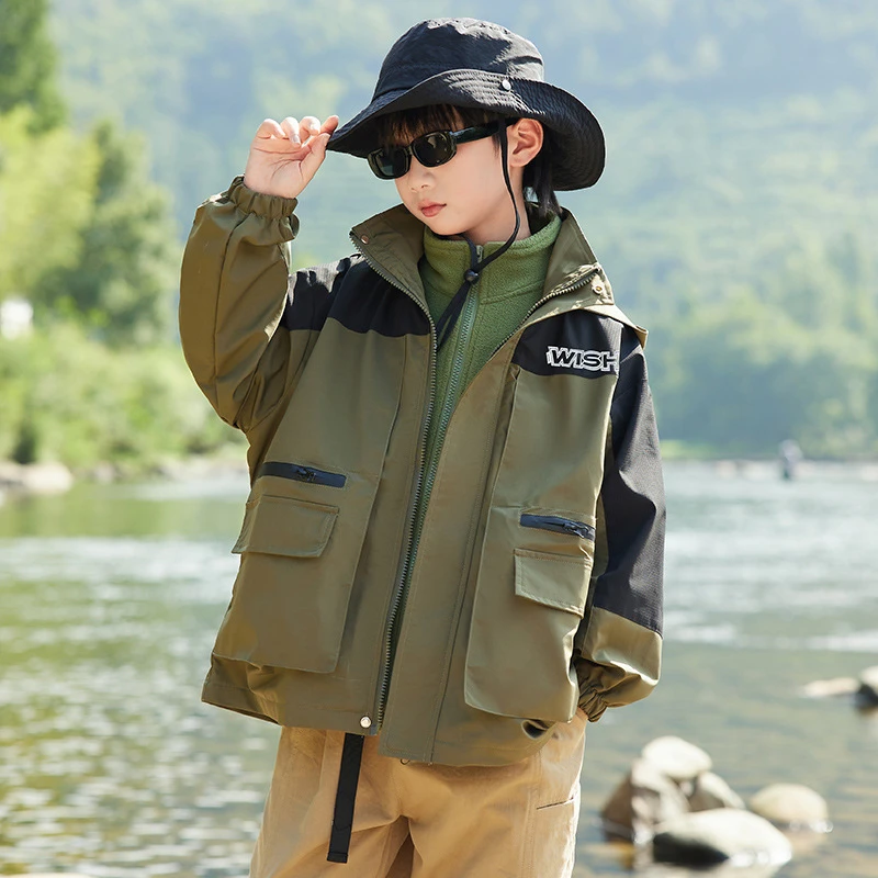 【优妈】男童户外冲锋衣秋季中大童大口袋连帽外套Q23458