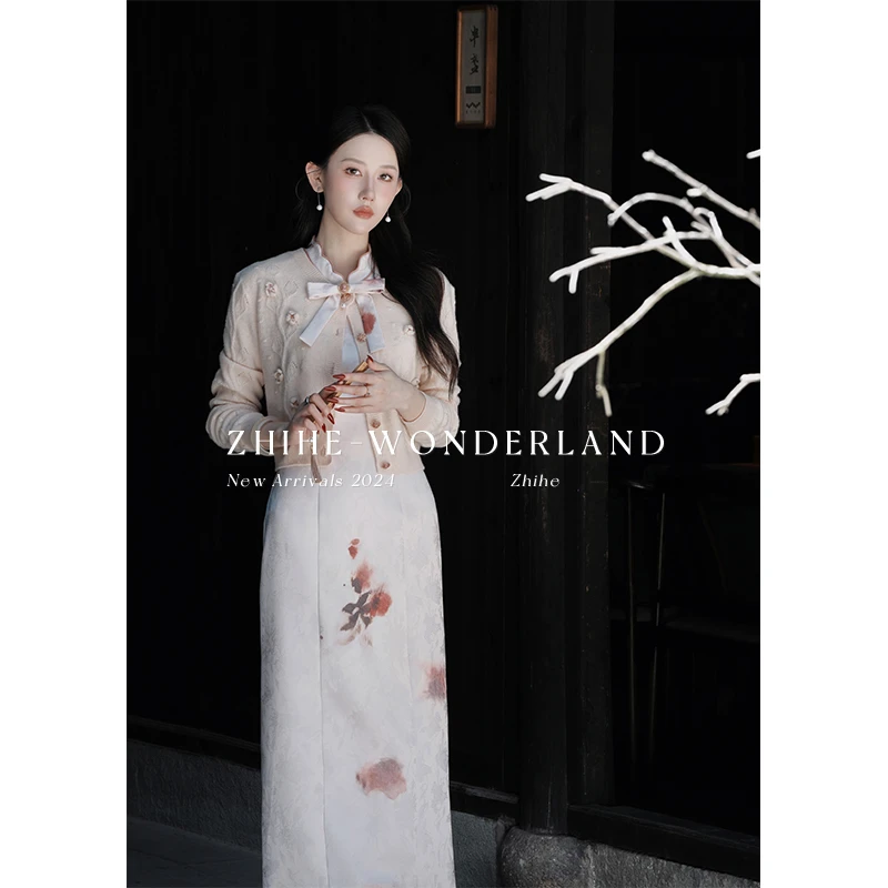 无艳一禾【雾里花】原创提花蝴蝶胸针立领长裙+100羊毛开衫