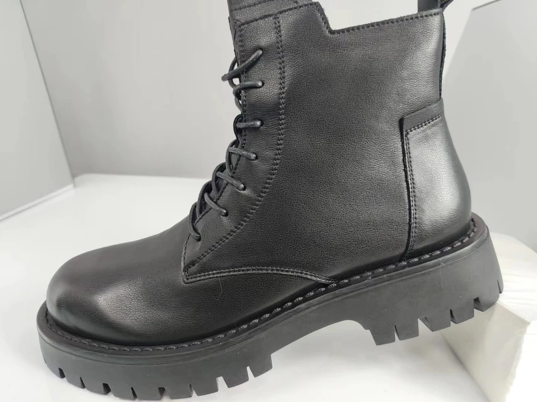 华伦家黑色工装拉链休闲净版厚底马丁鞋（1CN275004X01）-男232
