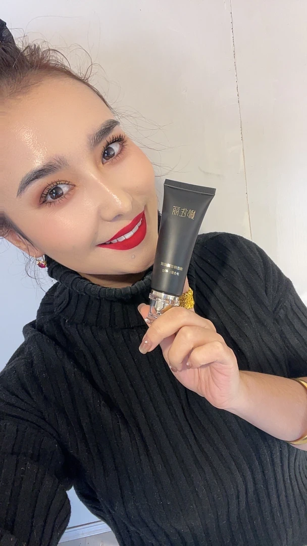 24款娜佐丽柔光双色保湿轻透滋润粉底液化妆品