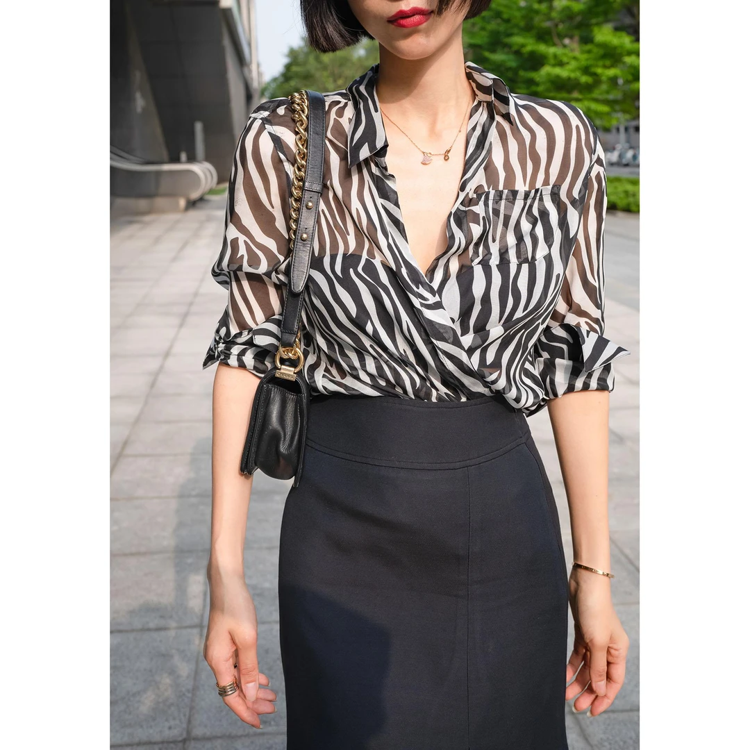 Daliy Romance飘逸桑蚕丝通透时髦斑马性感长袖宽松显瘦气质衬衫