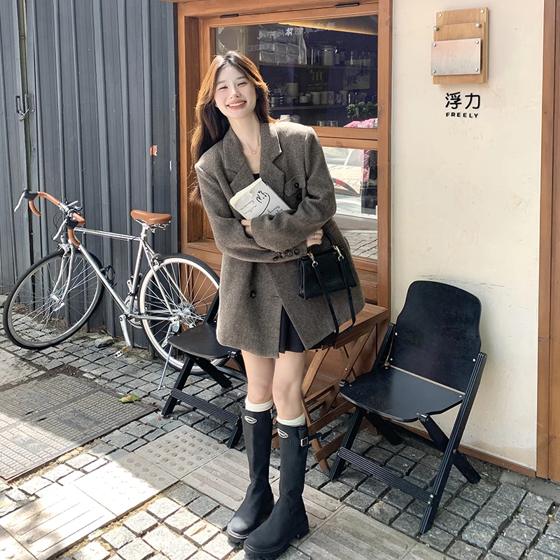高级感炸街毛呢西装外套女2025新款秋冬新款韩系超好看短款西服