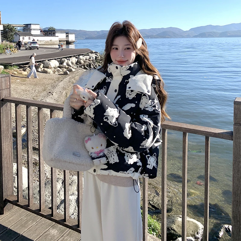 超好看蝴蝶花连帽羽绒服女短款2025冬季新款保暖白鸭绒面包服外套