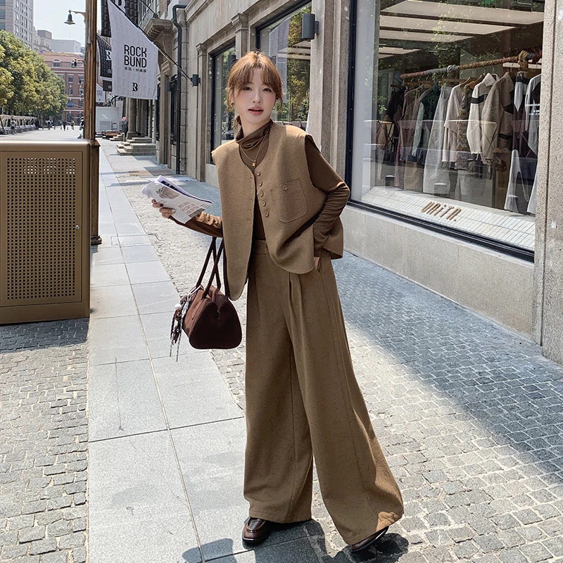 松弛感搭配一整套早春装女2025新款慵懒风马甲打底衫阔腿裤三件套