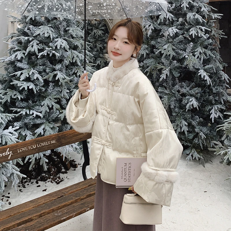 米白色毛绒印花新中式羽绒服2024新款女冬气质小个子盘扣短款外套
