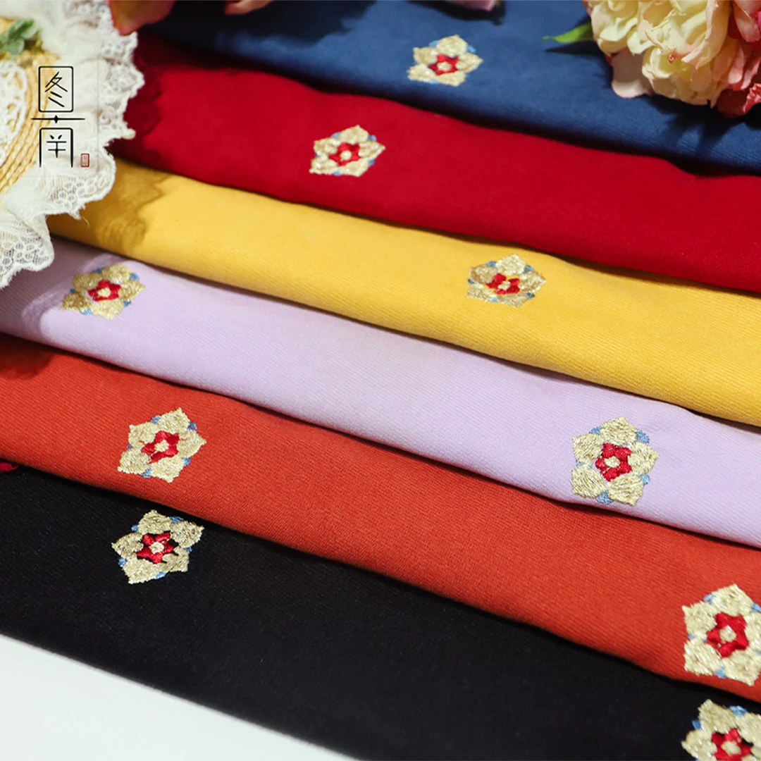 加厚秋冬斜纹磨毛绣花女团花布料长袄比甲斗篷马面汉服设计师diy