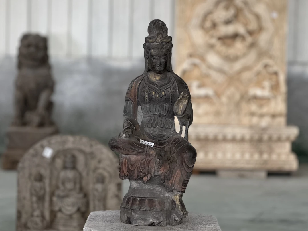 青石彩绘坐佛一尊青石不包邮