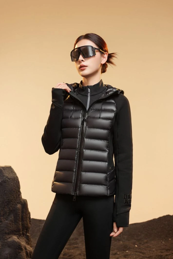 【黑曜石】轻薄修身显瘦女款连帽户外羽绒服