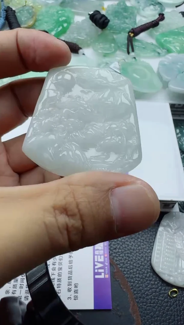 【闪购商品】翡翠吊坠(不含链)未镶嵌1