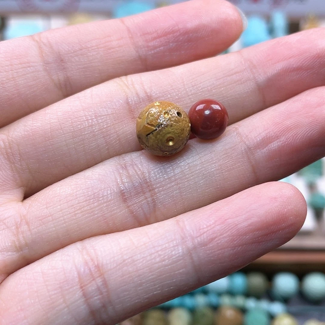 南红玛瑙配饰未镶嵌