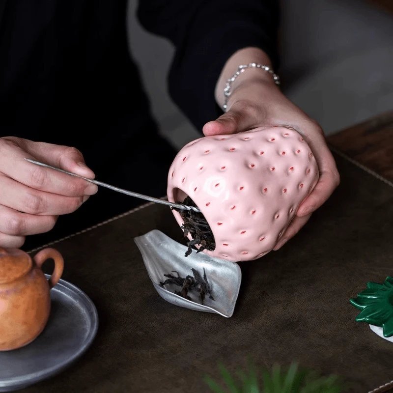 创意陶瓷储存罐网红可爱草莓茶叶罐密封防潮迷你家用中式储物罐