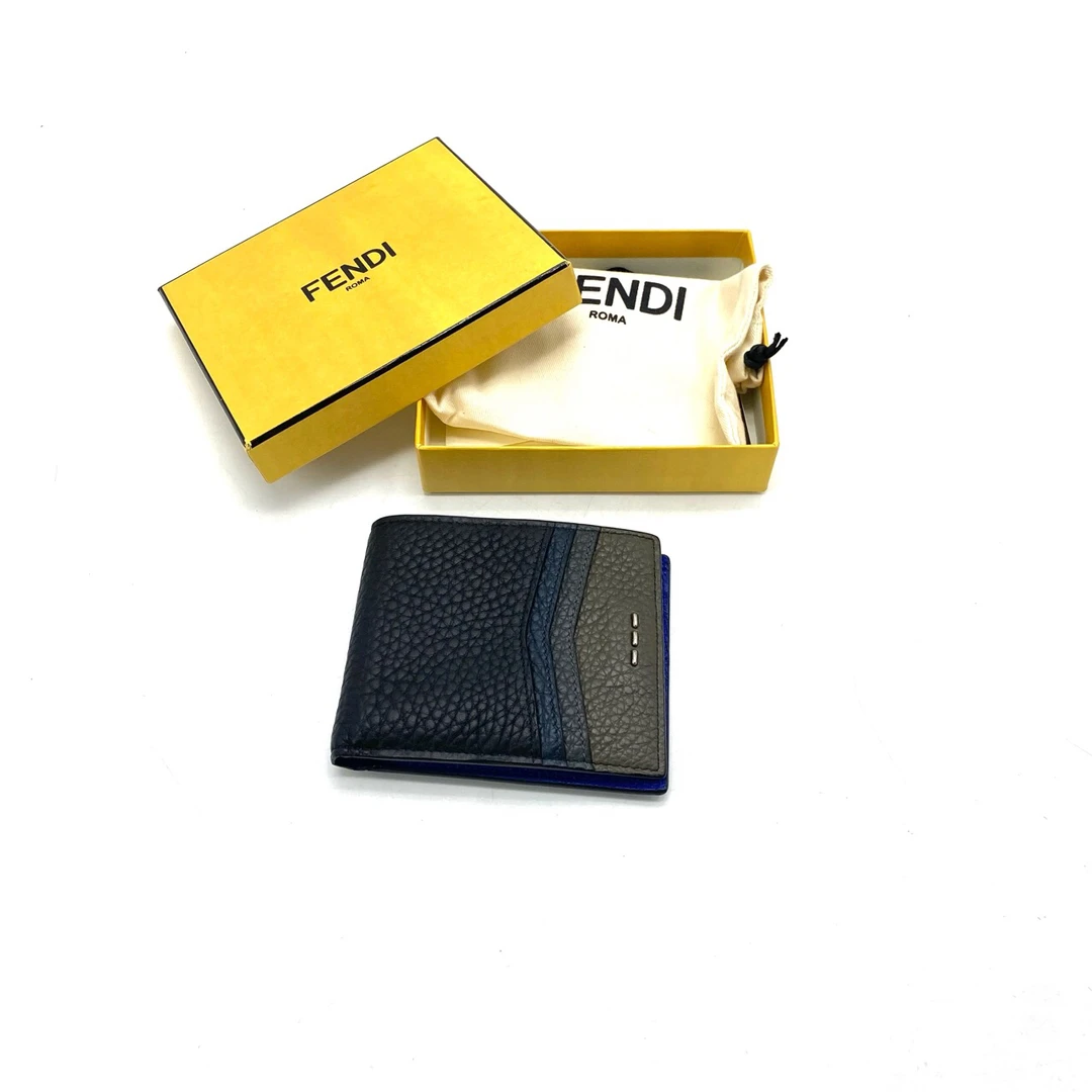 99新 FENDI/芬迪 未使用黑色全皮短款对折钱包 尺寸11/9