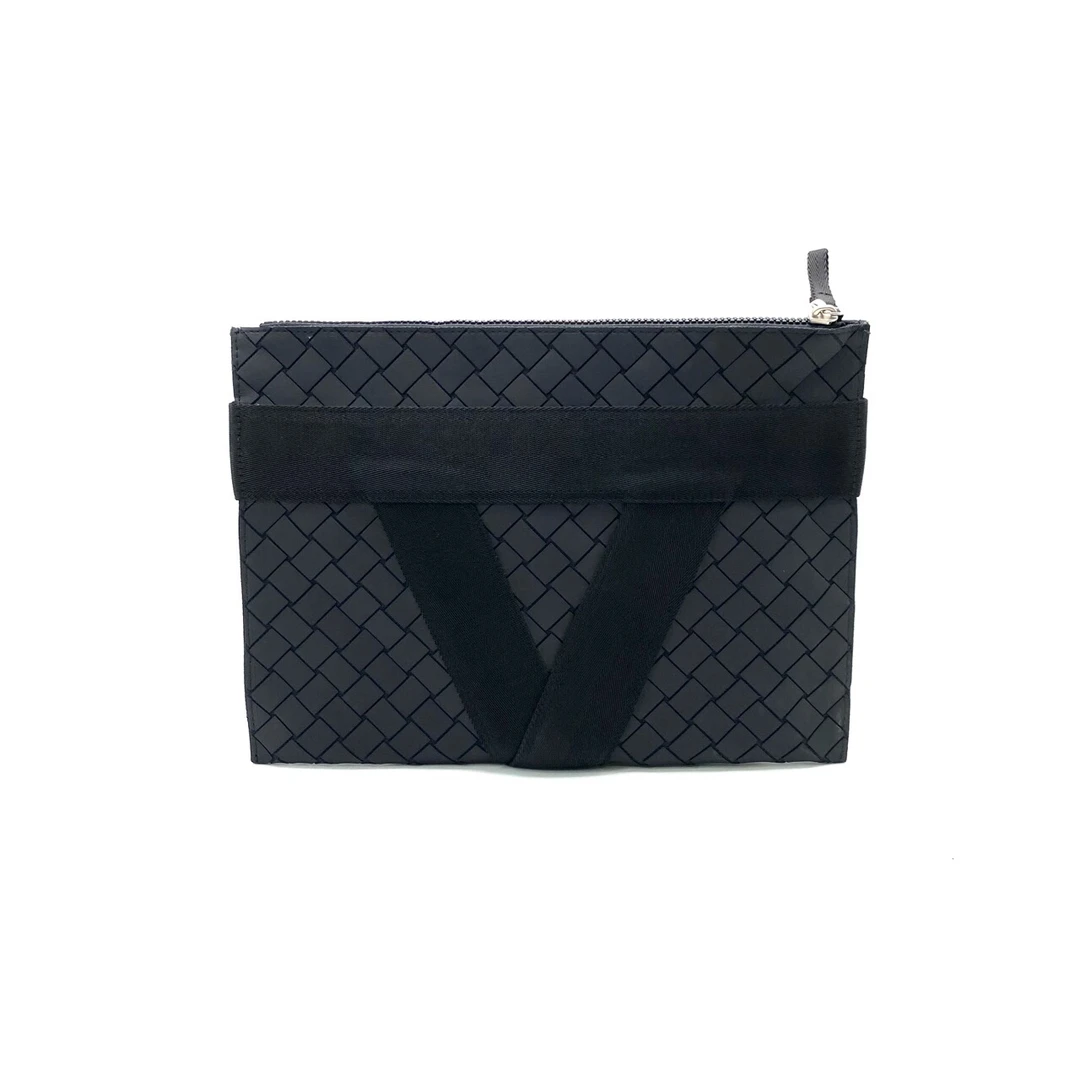 99新 BOTTEGA VENETA/葆蝶家 新款黑色编织手拿包 尺寸33/24
