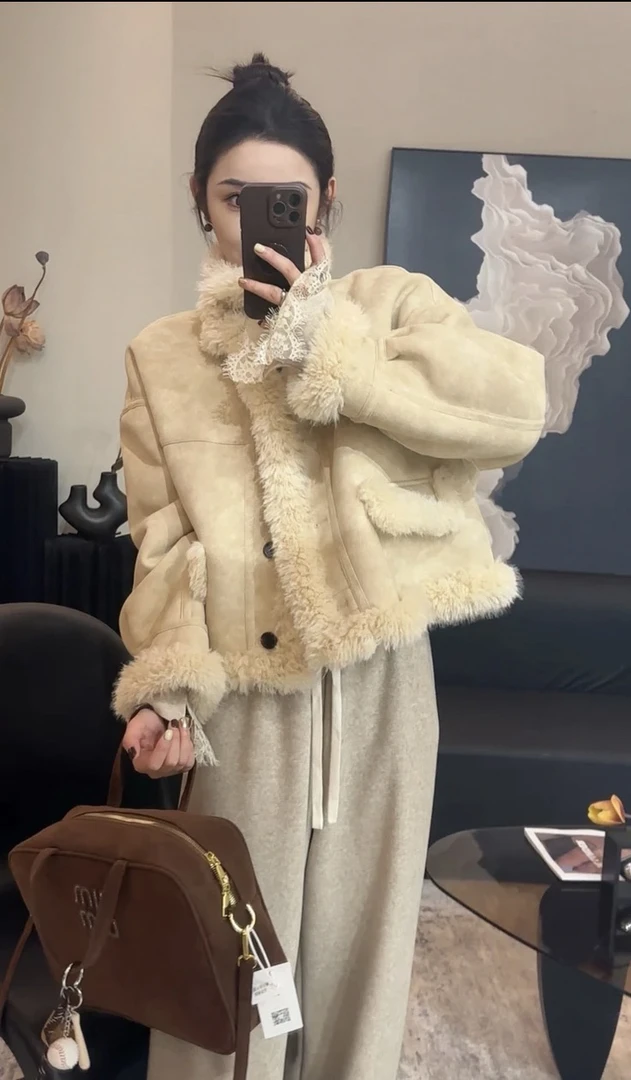 2024新款毛毛拼接皮毛一体加厚保暖时髦外套上衣