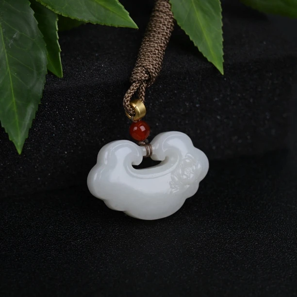 天然和田玉俄料如意锁挂件（WH3012）