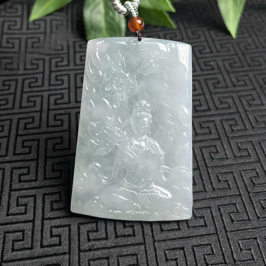 (生肖马)天然翡翠大势至菩萨挂件(略带春彩 大)（YW8196）十二生肖