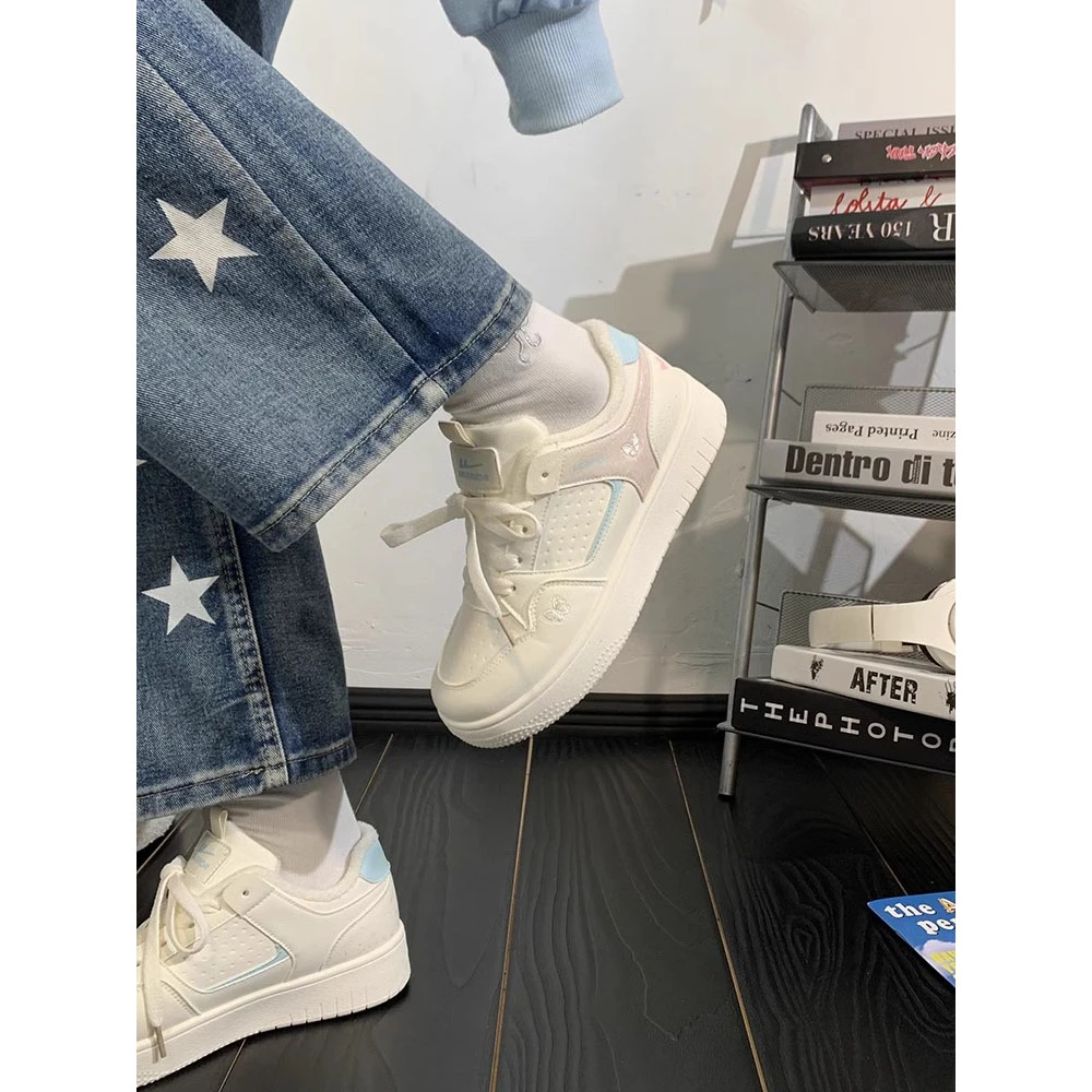 回力加绒小白鞋女冬季新款蝴蝶刺绣小众原创女鞋休闲韩版百搭板鞋