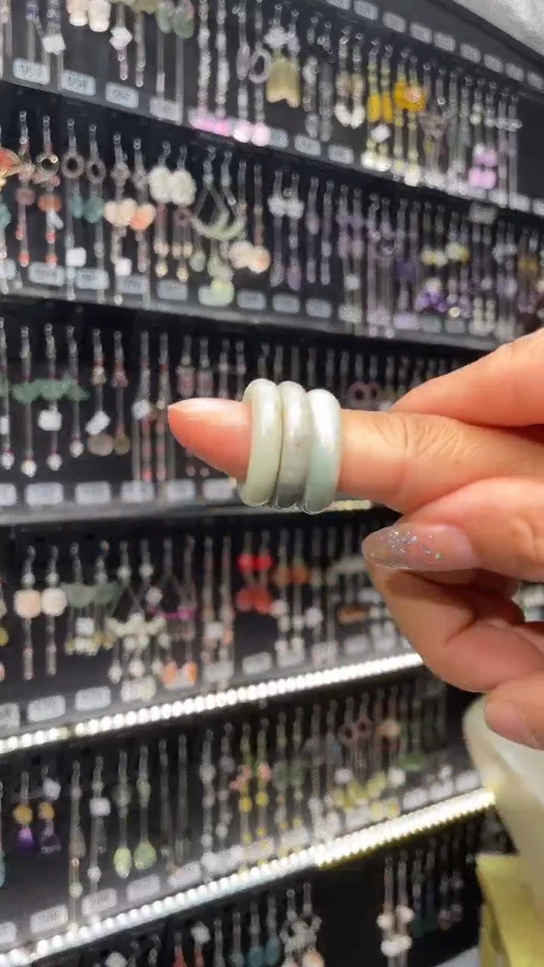 【闪购商品】紫晶耳饰银S925镶嵌 小名叫翠果