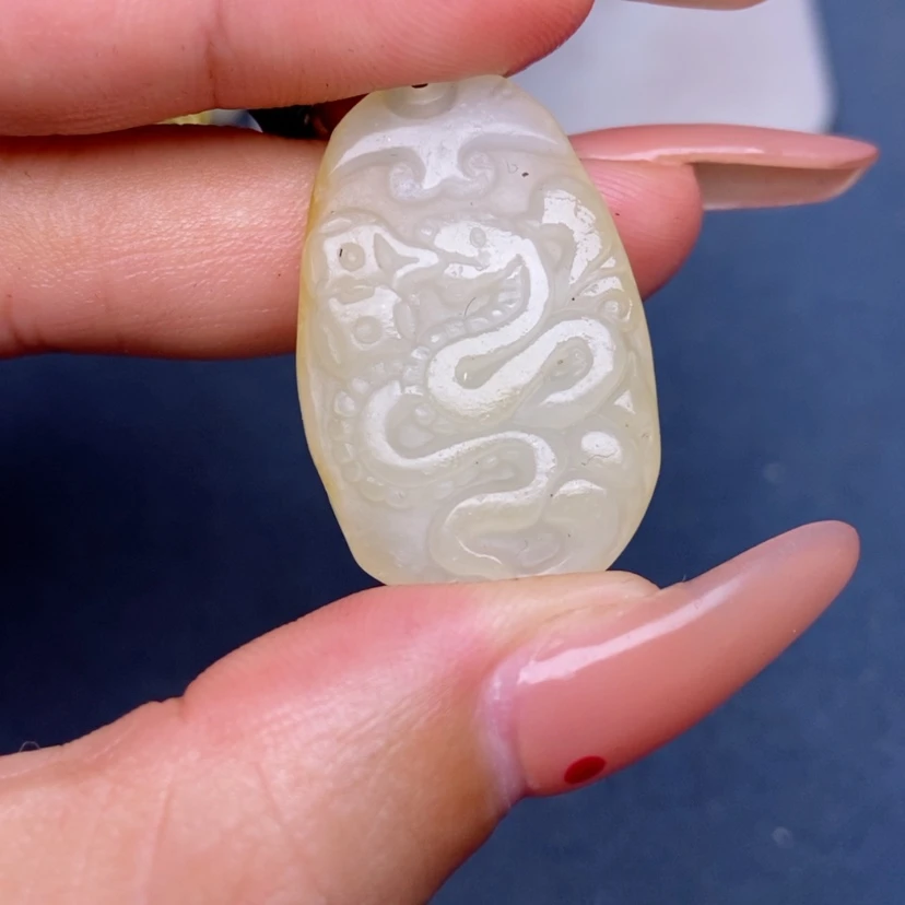 【闪购商品】和田玉(糖玉)颈饰未镶嵌