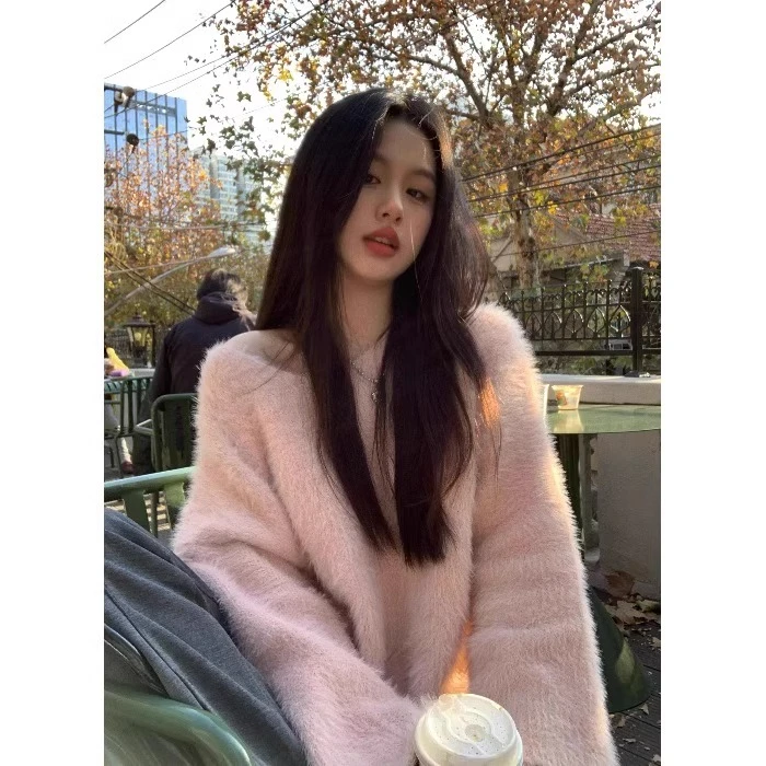 软糯慵懒风粉色V领针织毛衣女秋冬季小众高级感宽松温柔韩系上衣