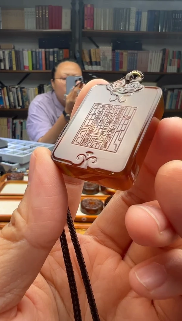 【闪购商品】琥珀颈饰未镶嵌山G吊坠