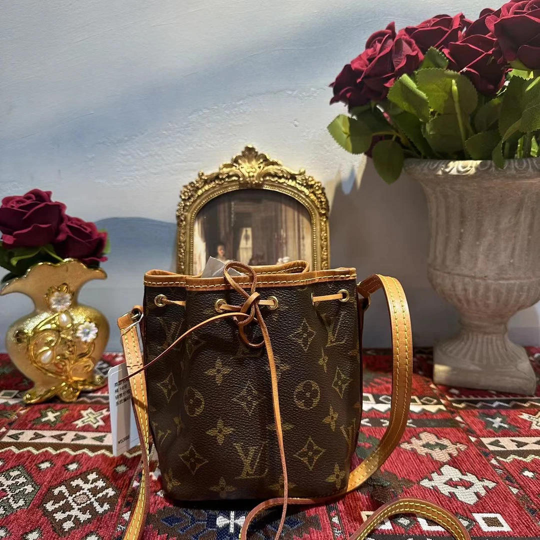 95新 LouisVuitton/路易威登 珍甄奢品noe水桶16年公10200 03036