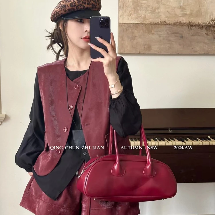 三件套新中式PU皮马甲长袖衬衫短裤今年流行早秋安可拉红时尚套装