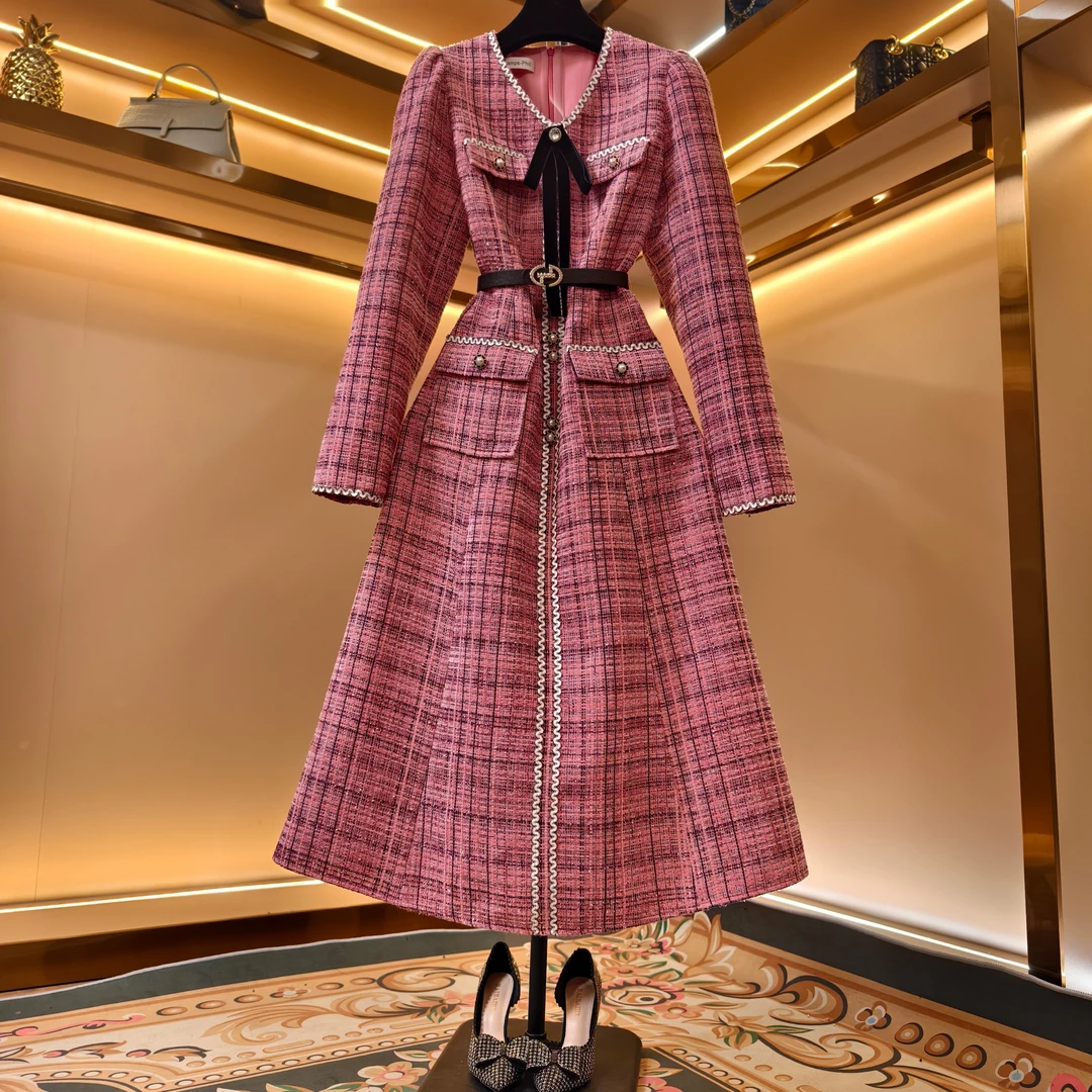 【漫花沁粉】{菜菜}轻奢设计师优雅气质修身时尚收腰连衣裙-85800