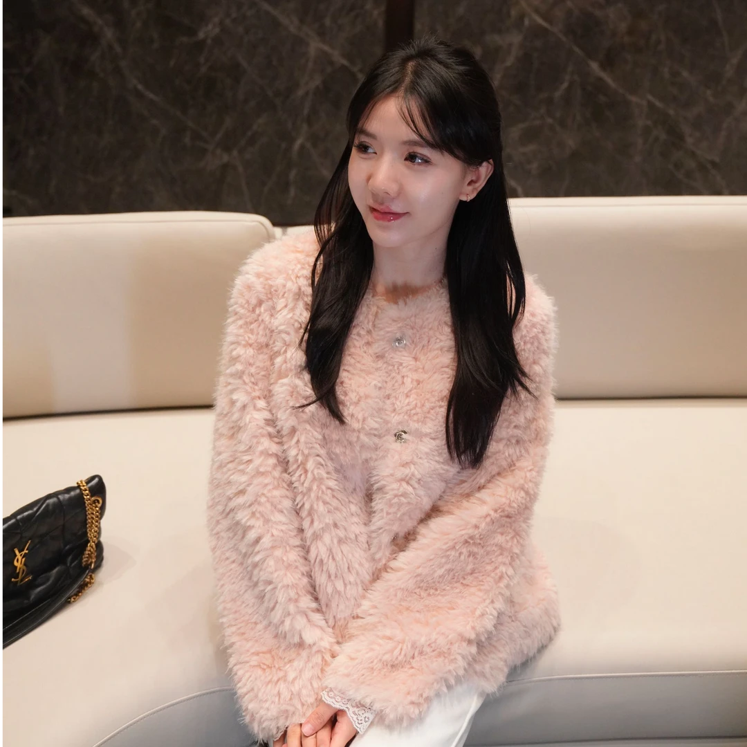 【李贤儿】“极简主义”轻奢甜美冬季毛毛外套时尚百搭68273