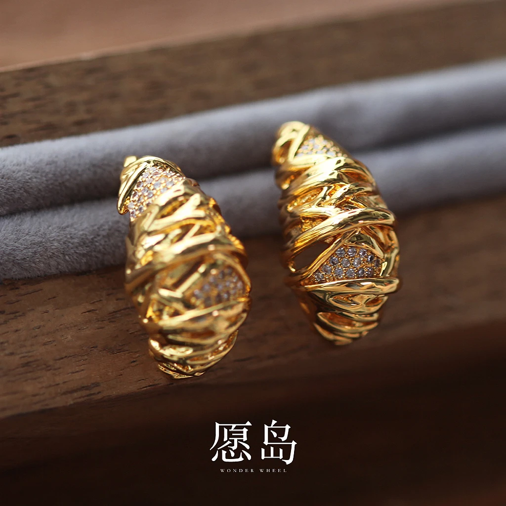 愿岛 黄铜锆石耳饰 法式气质小众亮色金属羊角包设计锆耳钉EH2046