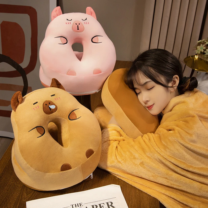 水豚午睡枕卡皮巴拉趴睡枕办公室午休神器小学生睡觉趴趴抱枕儿童