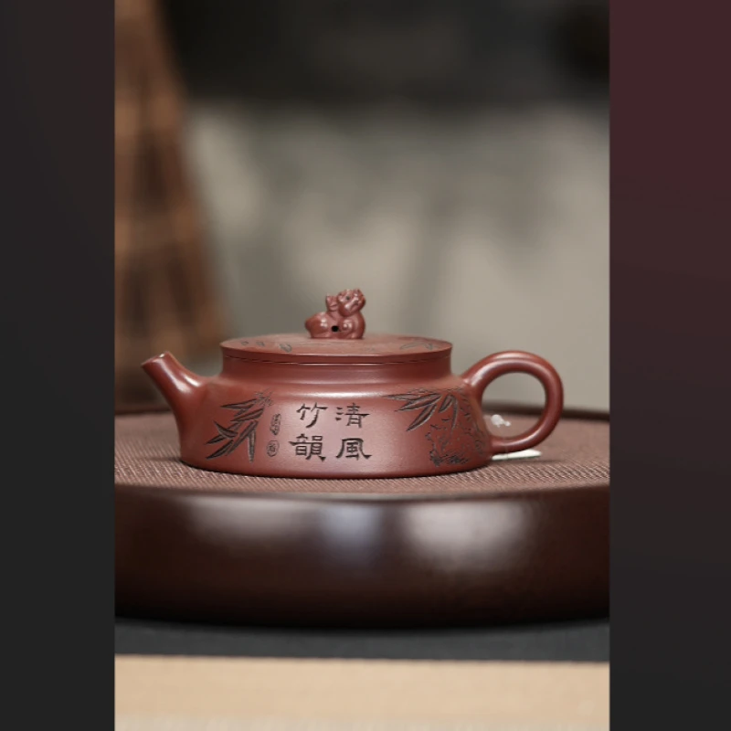 93308 龙血砂刻绘瑞兽壶