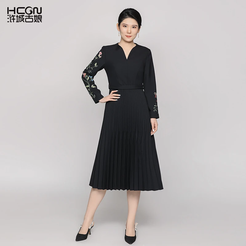 绵羊毛秋季刺绣花优雅长袖百褶裙摆气质女花香四溢连衣裙CMT17799