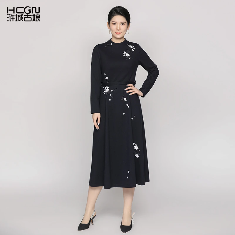 中国风绵羊毛精致刺绣藏蓝色气质修身优雅女士浅梅连衣裙DMT11353