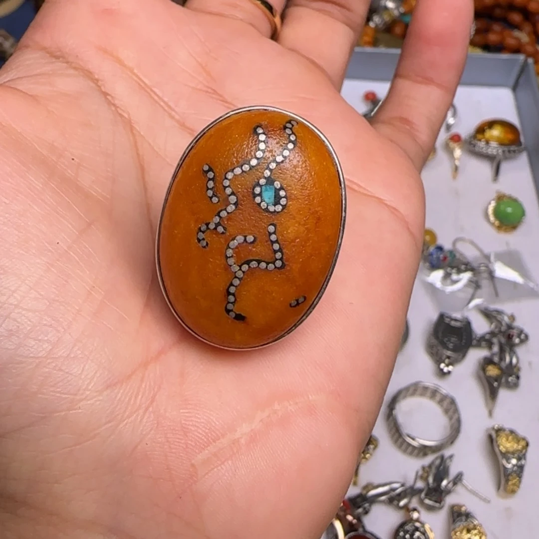 【闪购商品】蜜蜡戒指银S925镶嵌小*友