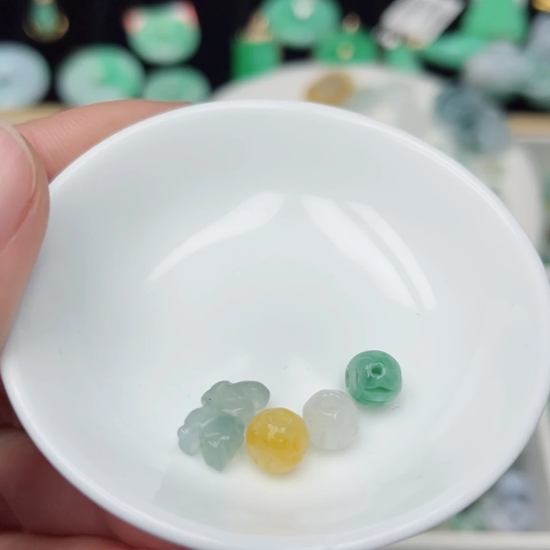 【闪购商品】翡翠颈饰未镶嵌?**?