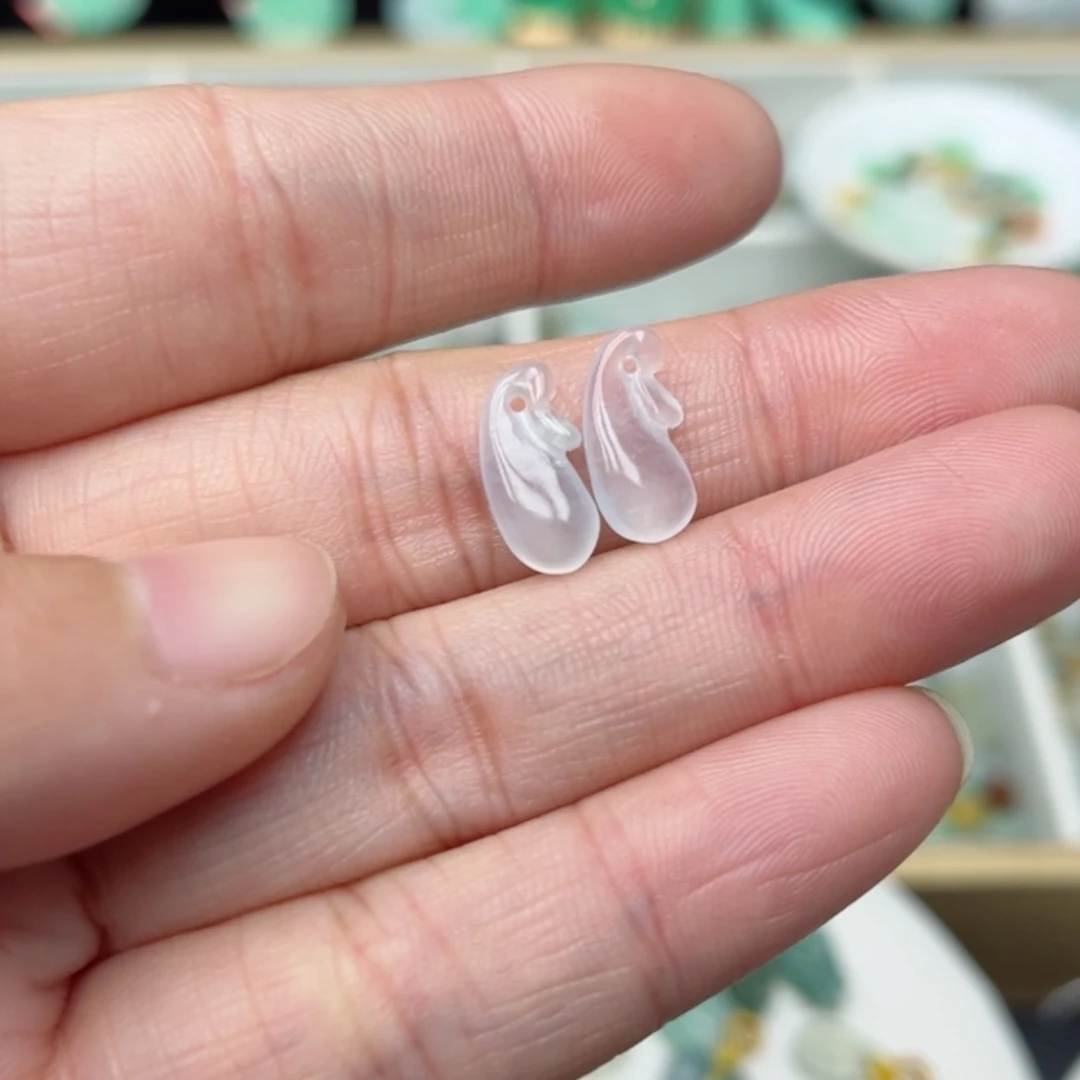 【闪购商品】翡翠颈饰未镶嵌大**?